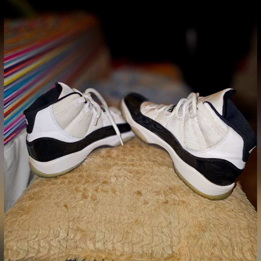 Concord Jordan 11 size 7 Big Kids